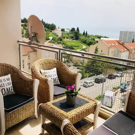 Near Beach With Garage And Balcony 아파트 스플리트