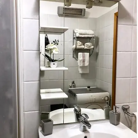 Near Beach With Garage And Balcony 스플리트