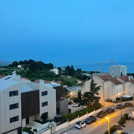아파트 Near Beach With Garage And Balcony *